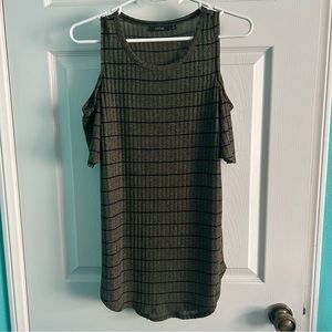 Apt. 9 Short Sleeve Cold Shoulder Green top, Size XS